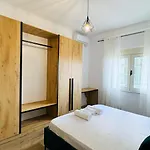 Urban Serenity Skyline Premium - Blloku *